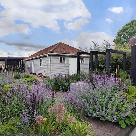 Little Maplewood, Tangmere Exterior photo